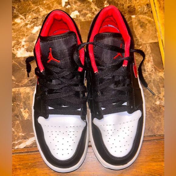Jordan Other - Jordan 1’s Low size(9)menGUC